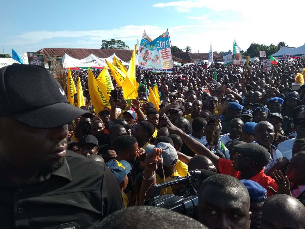 SenItaEnang's tweet photo. Politics is local,I represented my Boss @NGRPresident @MBuhari in Uyo as Christian youths across the country rallies support for his re-election&amp; @NsimaUEkere
for AKS.they said"this administration is not sectional and bias but inclusive,which is reason for our action #PMBreturn https://t.co/bV4WKtOolr
