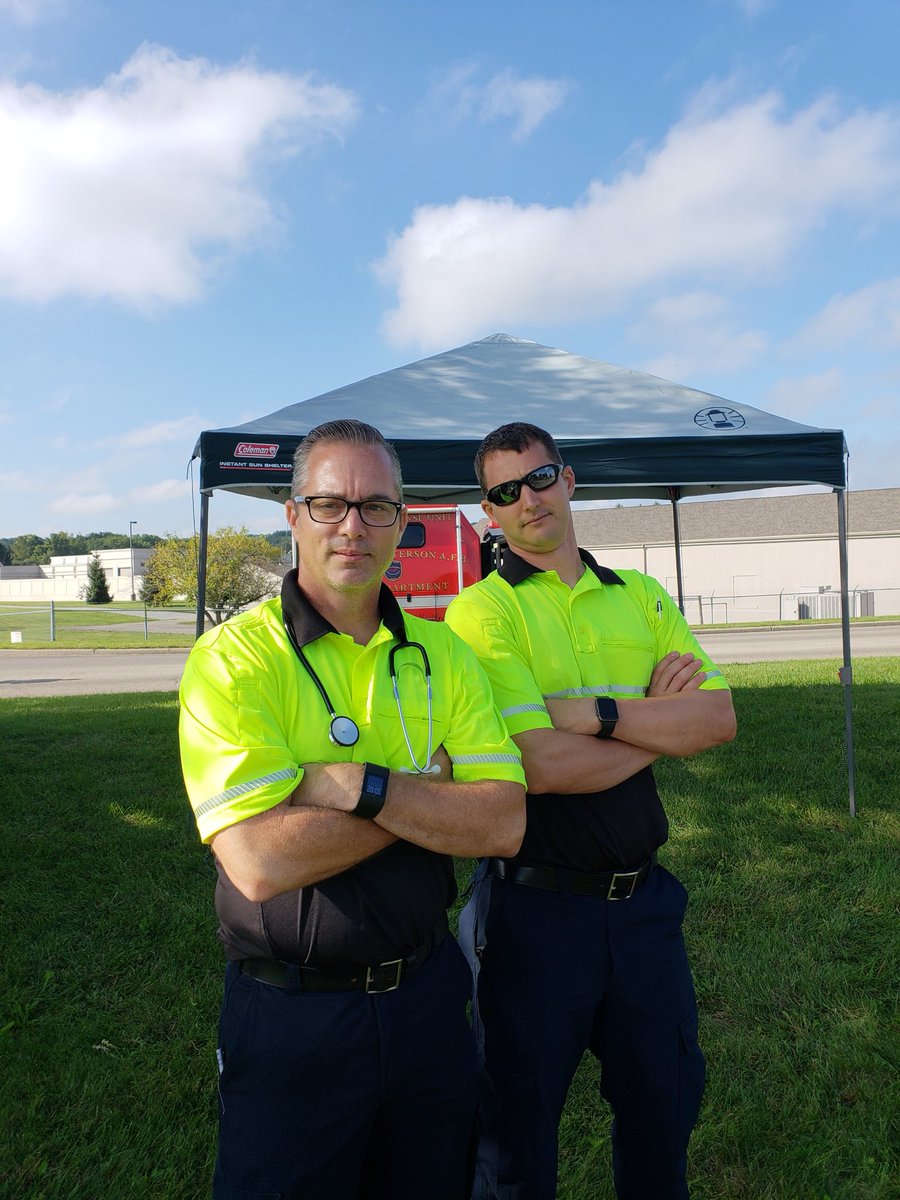 LOCAL_F88's tweet photo. Local F88 providing ALS coverage for the USAF marathon. @IAFFFederal @IAFFNewsDesk @AirForceTimes @whiotv @daytondailynews #usafmarathon https://t.co/PhJs7MbGVn