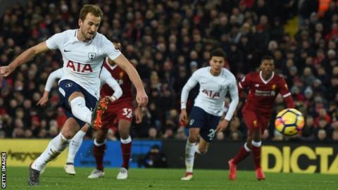 ilrased's tweet photo. Pedro tries one of his trademark curling efforts from the right flank with the left foot, and it missed by maybe six inches
..

Watch live here : https://t.co/H5qdTu15Ip
..
#CFC #Chelsea #CHECAR https://t.co/gnTHju7a6L