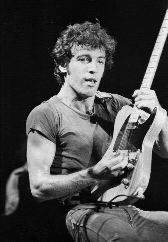 Niall Horan as Bruce Springsteen: A thread