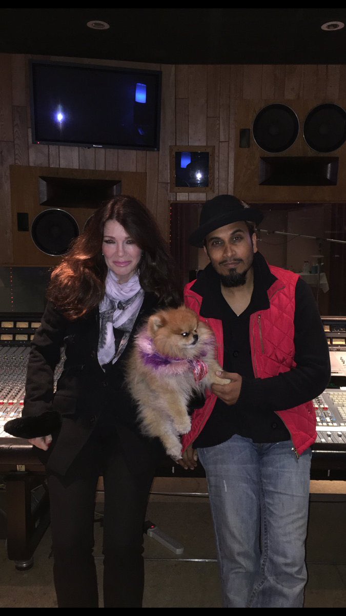 Happy birthday to my singing partner with the beautiful voice! Lisa Vanderpump 