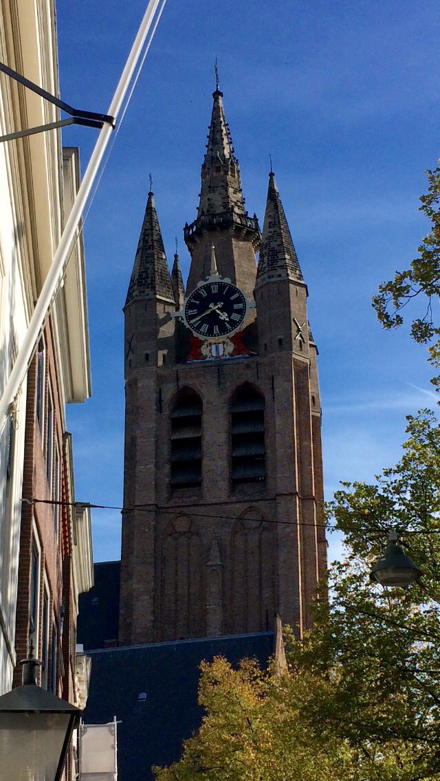 christine_bel's tweet photo. De Oude Jan houdt ons weer helemaal bij de tijd! #zoalshetklokjethuistikt #Delft https://t.co/pmMOQuyavF
