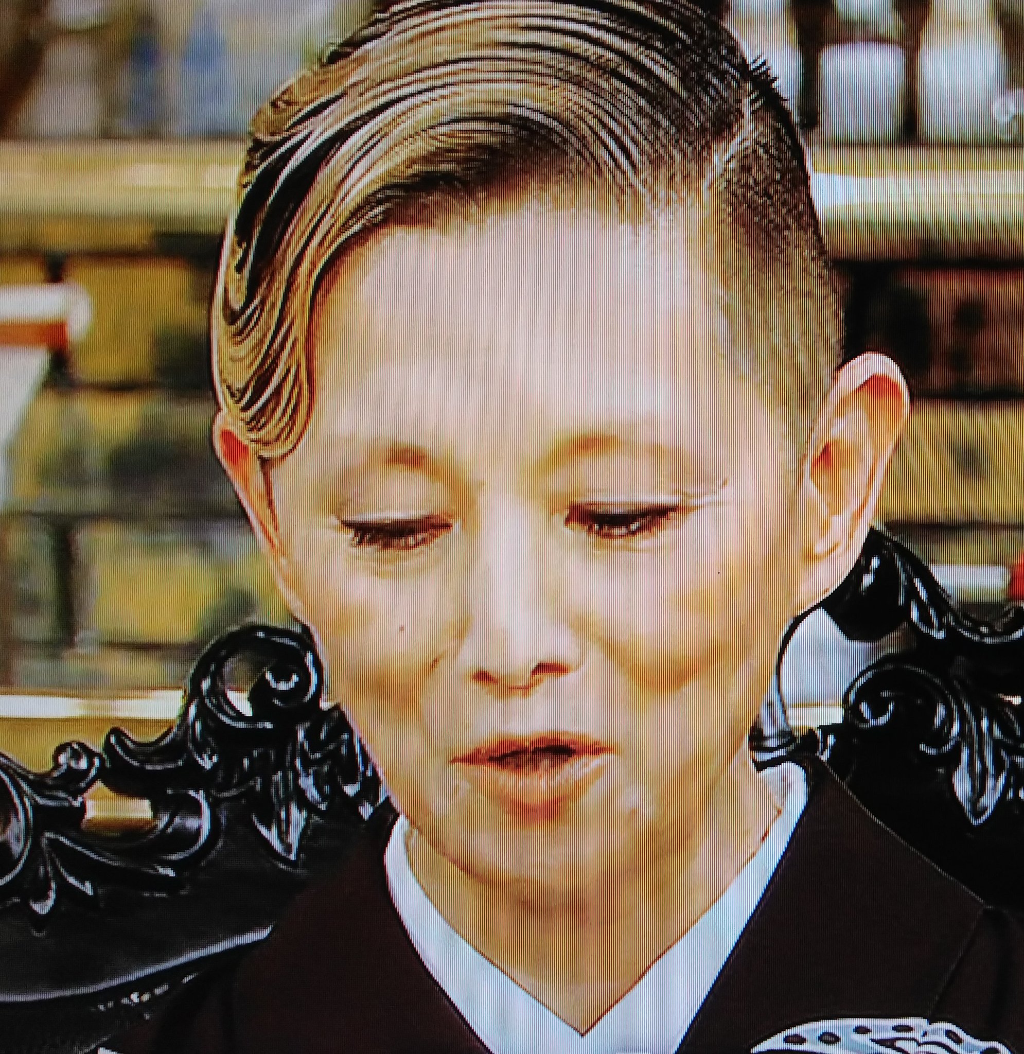 Twitter 上的 サーバル様 影di 様の人 池ハロ参戦 女性の髪型を見て 真似したい って思ったのは初めて 両サイドを刈り上げて真ん中の髪をながした感じ 夏木マリさんは格好いい T Co 46fu6xfcl9 Twitter