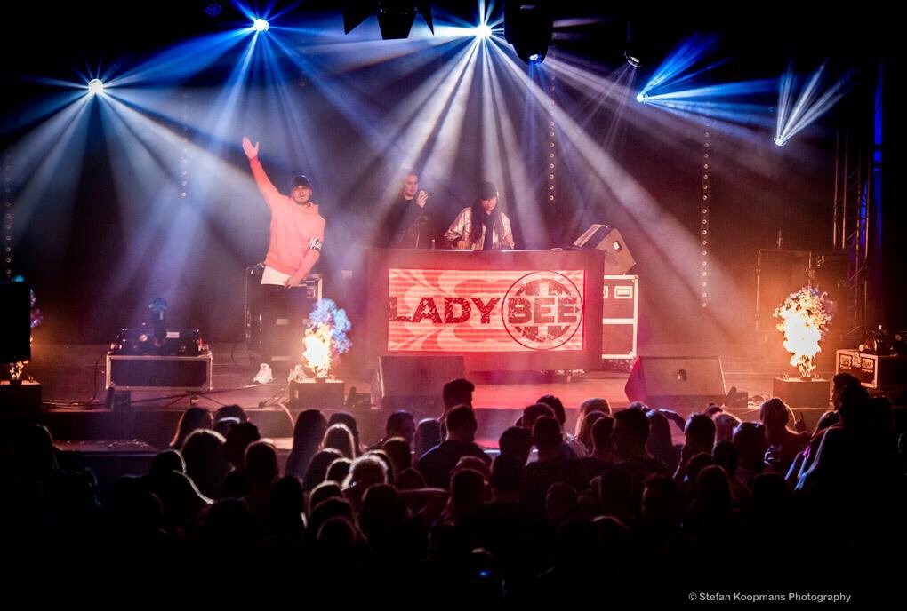 Vrijdagavond met <a href="/ladybeeofficial/">LADY BEE</a>