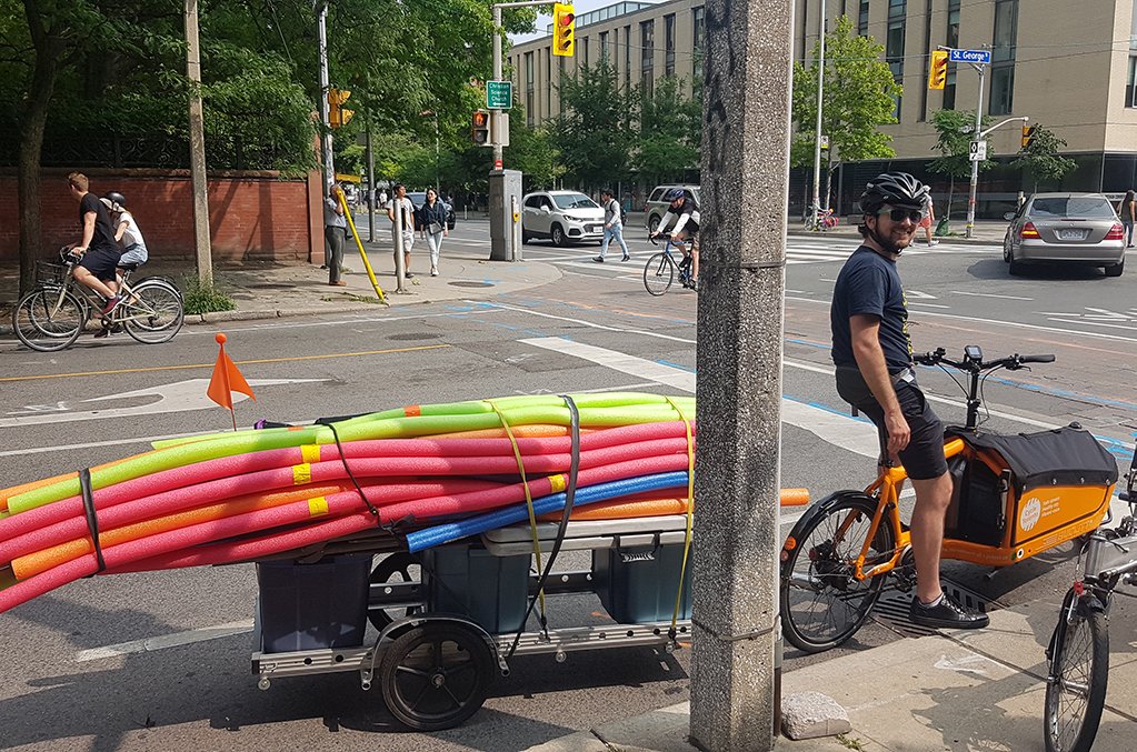 CycleToronto's tweet image. Catch our Campaigns &amp;amp; Engagement Manager Kevin setting up a #ProtectedIntersection Demo at @OpenStreetsTO tmw! Come on by Bloor &amp;amp; St George from 10-2 to experience a design that benefits all road users @BloorLovesBikes #BikeTO #OpenStreets #BuildtheGrid