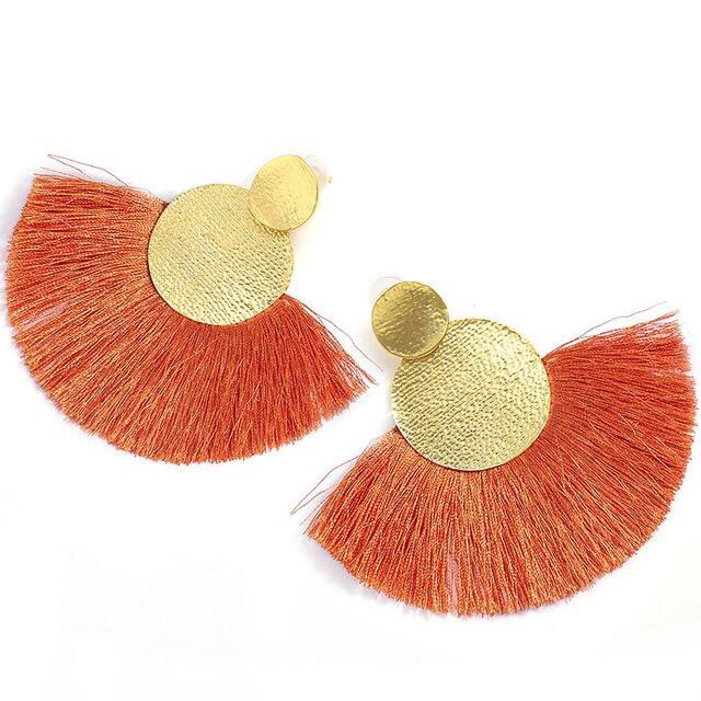 pprojectco's tweet image. Brunch ready in our Tonya Fringe Earrings! 🥂🧡✨ 

passionprojectcompany.com

#brunchready #fringeearrings #brunchinstyle #jewelrydesigner #giftshop #onlineshop #cuteearrings #pprojectco