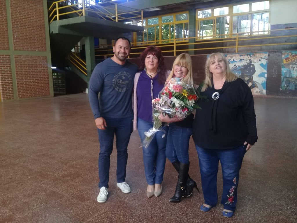 Ayala_DiegoM's tweet photo. Gracias Dire por abrirnos las puertas todos los sábados!! #ATDsedePosadas #Comercio18 @mariluleverberg https://t.co/uxhoa80IqE