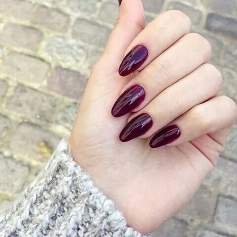 MedusaNails's tweet photo. Yesterday we brought you two new trends in our post and today we bring you two options to choose from. Swipe left to decide if you're more of the moody tones trend or the futuristic metallics! 💅 https://t.co/vQi26StuVX