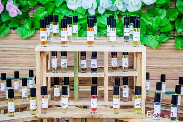 _themktplacegh's tweet photo. Happy to announce that little Big scents @serwaharthur will be at our market NEXT WEEK SATURDAY, the 22nd!!! 🙌🏾🙌🏾 They have over 55 designer brands to choose from 😱😍Check out their page to catch a glimpse of what to expect
#marketplacepopupsale #premierspotlight https://t.co/WqRXtqeGGP