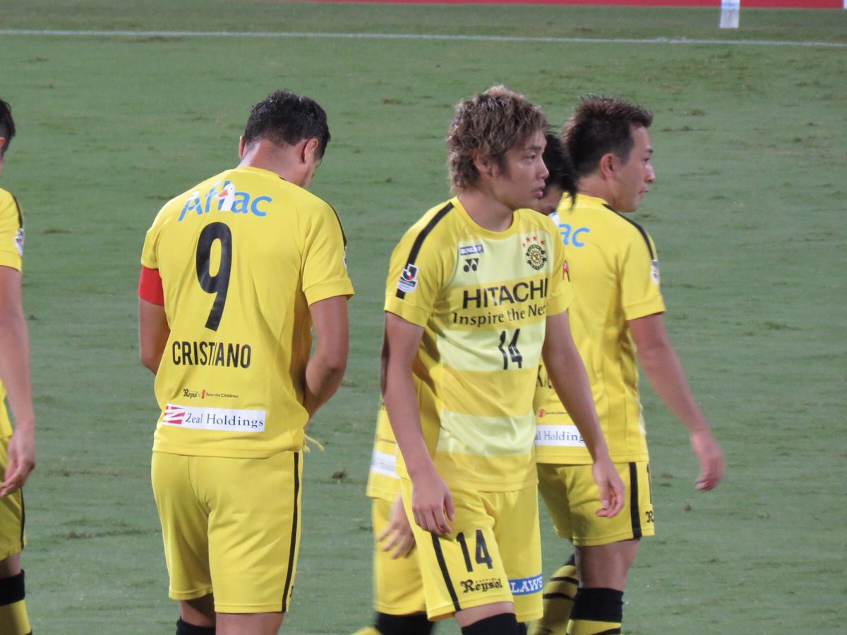 Sanokuni 普段全然サッカーを見ない妻に 黄色いチームの14番が伊東純也って選手で イケメンで人気でこの前の日本代表にも選ばれててゴールも決めたんだよ って解説したけど 返ってきた感想が ふ ん なんか首太くない だった Sanokuni 普段全然サッカーを見ない妻に 黄色いチームの14番が伊東純也って選手で イケメンで人気でこの前の日本代表にも選ばれててゴールも決めたんだよ って解説したけど 返ってきた感想が ふ ん なんか首太くない だった