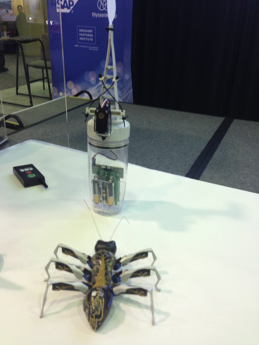 LloydGuiang's tweet image. @FestoAG bionic ant and fish #learningfromnature #distributedintelligence #hmusa18 #imts2018