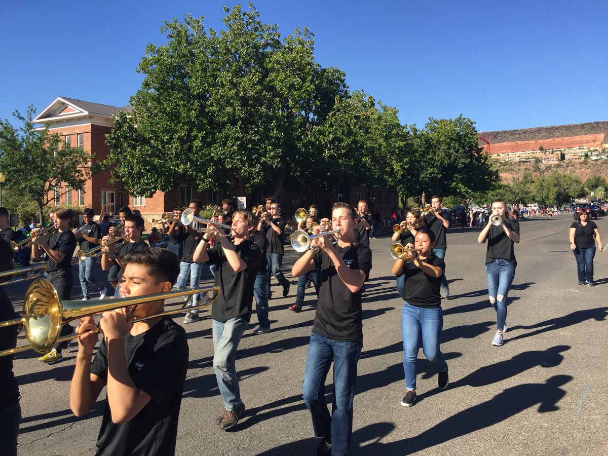 pineviewmusic's tweet photo. PV Marching band at the rodeo parade https://t.co/VkAgYyNRXP