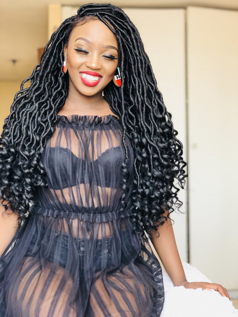 SiyoMax's tweet photo. I don't know what to say MaSbiya,,You're beautiful,you have nice voice,,,JEALOUSY DOWN  https://t.co/ElfPg0TEBZ