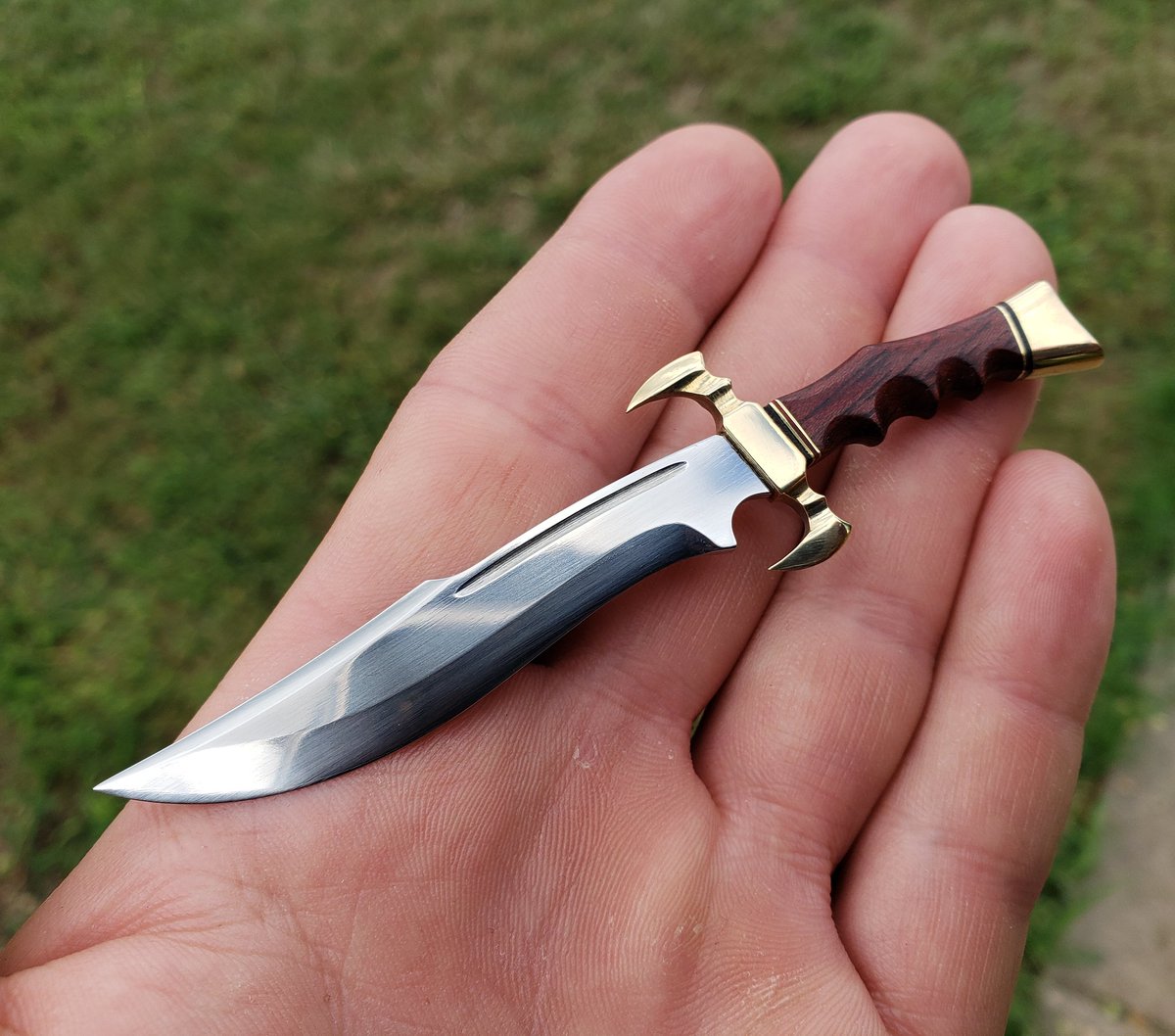 BobbyDukeArts's tweet image. Oh yeah, new video!  I make this Bowie knife from another bolt and a brass key I got from @Lowes.  Pls Rt🙃 youtu.be/VvrRDcpgm5o
