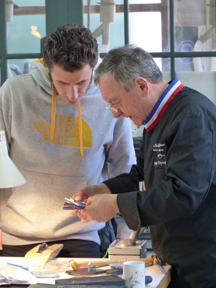 Custom-made week: Day 6 📐
What is the path to follow to reach excellence in craftsmanship? Some have succeeded, and here are the vocational trainings they followed… 
👉 bit.ly/custom-made-tr…
📷 #moflunetier

#amazingeyewear #eyewear #mof #custommade #designer #madetomeasure