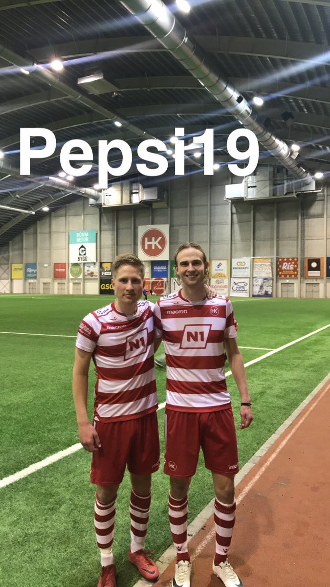2001 fór ég með þessa á Skagamótið, 2018 fara þeir með mig í Pepsídeildina!!!! #liðfólksins #hk #fotboltinet