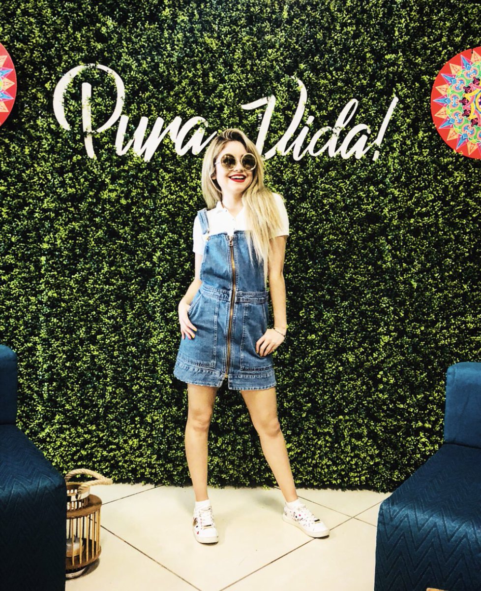 Karol Sevilla Pura Vida