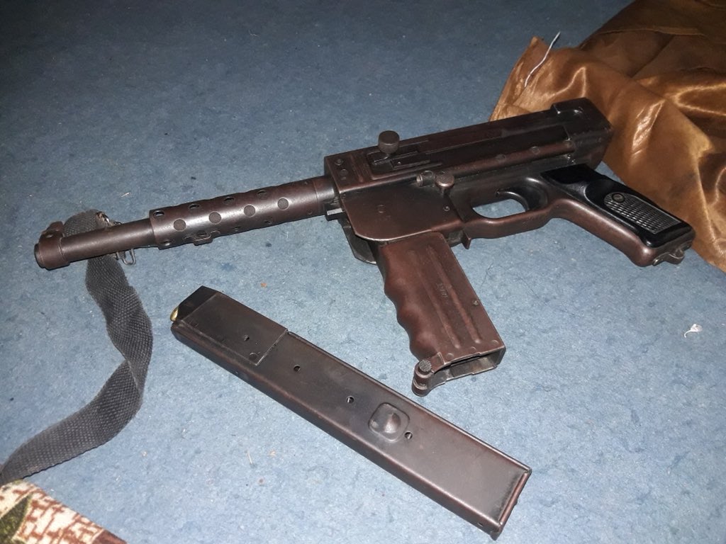 Cᴀʟɪʙʀᴇ Oʙsᴄᴜʀᴀ French Mat 49 Submachine Gun For Sale In Syria 18