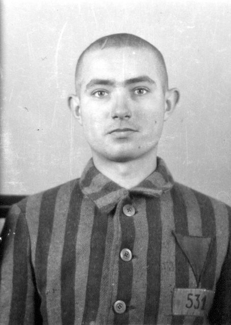 AuschwitzMuseum's tweet image. 15 September 1944 | A Pole Edward Galiński and a Jewish woman Mala Zimetbaum - two prisoners who fell in love &amp;amp; escaped the camp in June 1944 - - were hanged at #Auschwitz II-Birkenau.