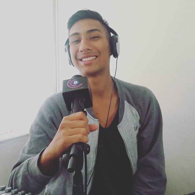 Dicomania's tweet photo. #partymania El hombre que le da color a tu fines de semana @diegoavila142 al aire en tu emisora favorita https://t.co/k0BqcJHdk3 #radios #emisora #musica #sabado #locutor https://t.co/ANzOFfyG0Q https://t.co/qcq7TdlJDO