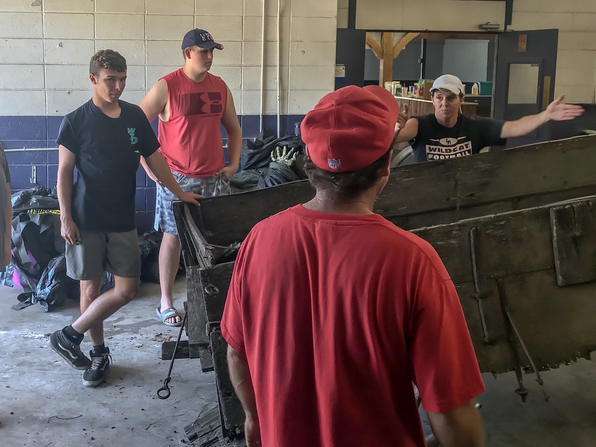 LRProjectGrad19 tweet media