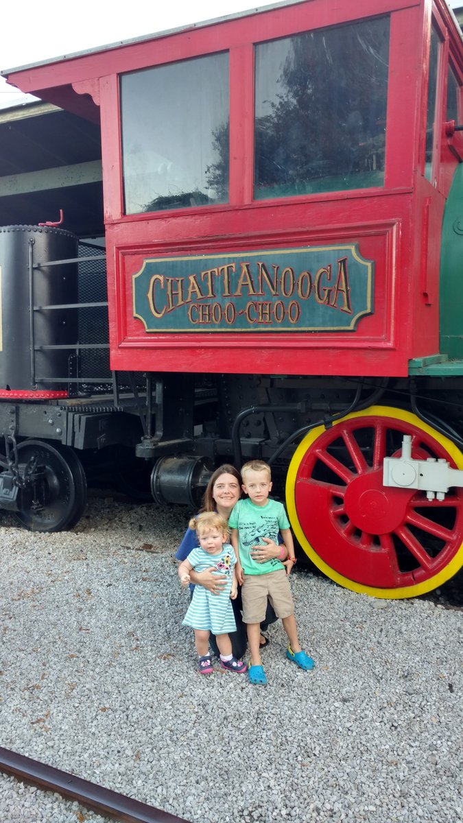 Hey <a href="/40sJunction/">SiriusXM 40sJunction</a> can I get a RT? <a href="/ChattChooChoo/">Chattanooga ChooChoo</a>