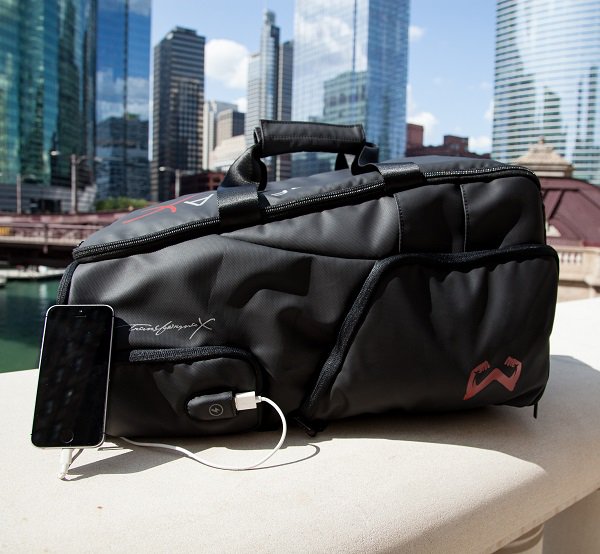 sigmafitusa's tweet photo. You could win the world’s most advanced gym &amp; travel bag! Transforma X is the only hybrid duffel bag that cleans your clothes without a single drop of water. Learn more about our Kickstarter and how you could win a free bag: https://t.co/BJS6NYq3VB https://t.co/CySc6vNn8a