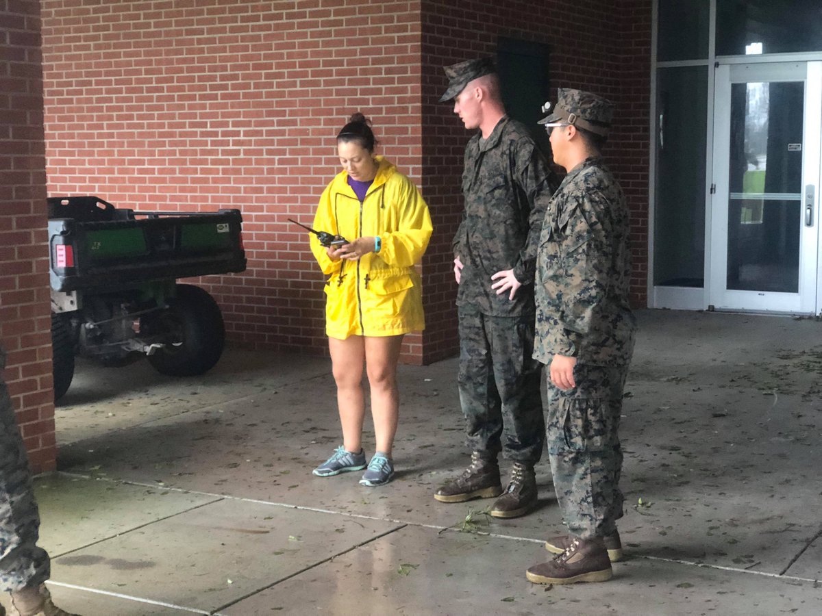 JUST NOW: Marines with Combat Logistics Battalion 8 helped evacuate civilians to a new shelter following Hurricane Florence in Swansboro, N.C.

(U.S. Marine Corps photos by Lance Cpl. Leticia Salaiz)

#TropicalStormFlorence
