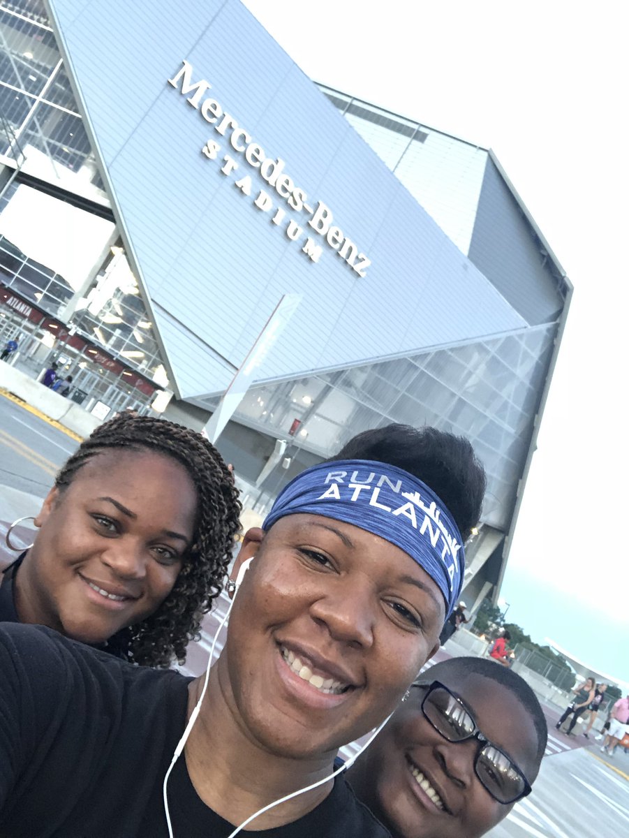 thebear2878's tweet photo. Mercedes-Benz 5K to start my weekend! @MBStadium #runnergirl #runlikemadd https://t.co/4xq1tvEFaD