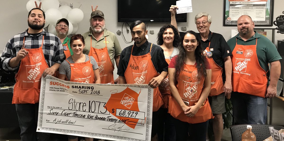 bryanpuentes00's tweet photo. Our 3 day celebration has kicked off! Recognition and checks being handed out for an outstanding 1H! Way to go team #1073! https://t.co/NYg7A9Nrdp