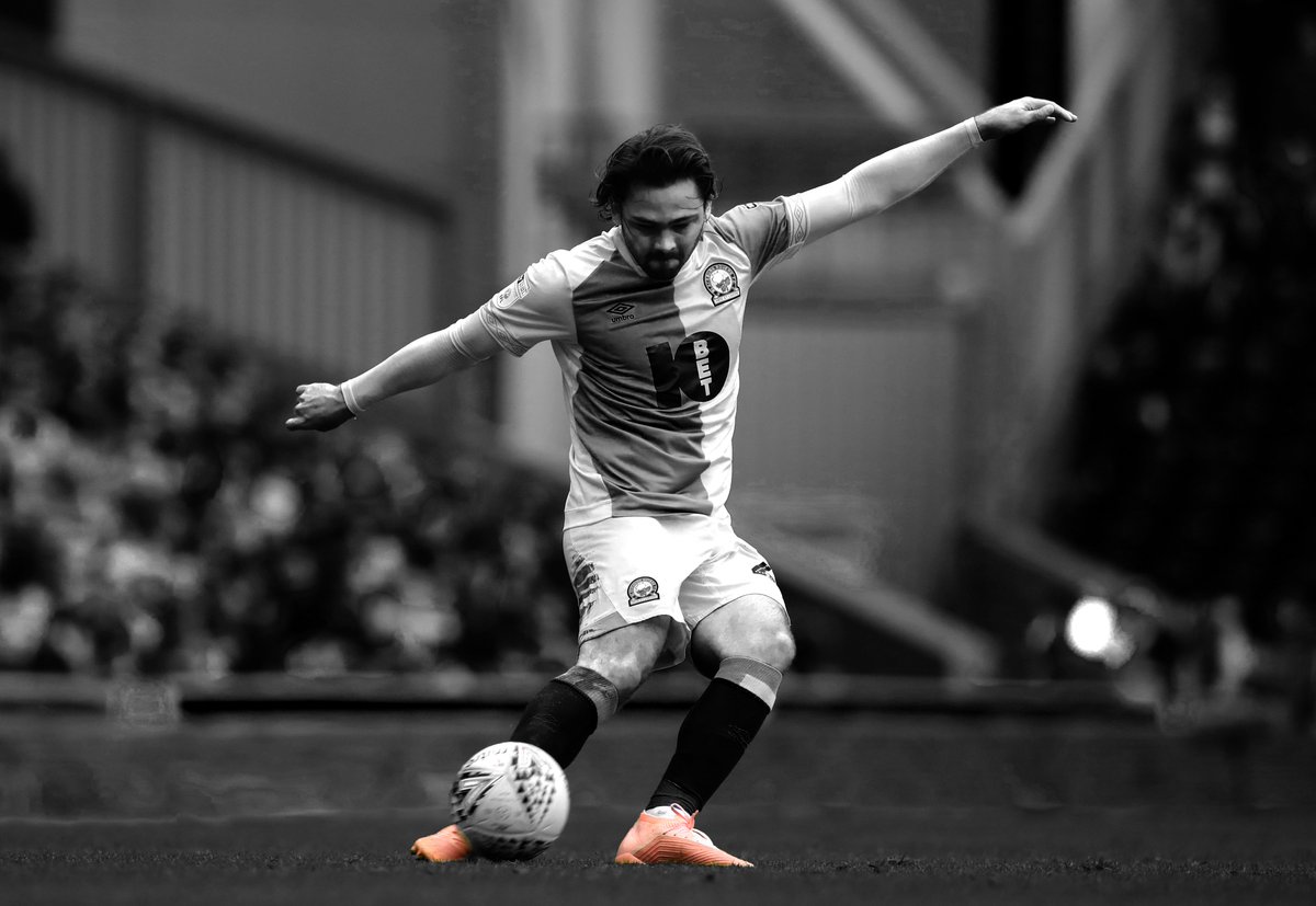 Rovers's tweet photo. There's magic in those boots.

🎩✨ https://t.co/XwOKlBO8TU