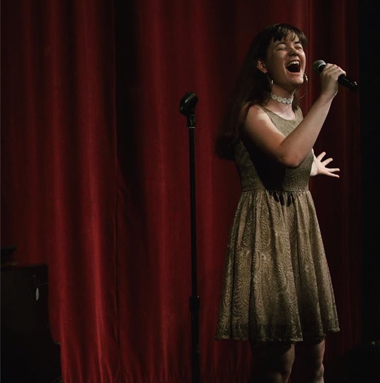 aehsstage's tweet photo. 📸: Giuseppe LoPiccolo
S.T.A.G.E. Cabaret 
September 14, 2018
Performers: Isabel Malizia ‘19, Becky Williams ‘19, Megan McWright ‘19, Raviv Levone ‘19, Matthew Bué ‘19, Charlotte Jenkins ‘21 and Steven Franco ‘19, and Andie Bisk ‘19 https://t.co/uX9jdbWoy0