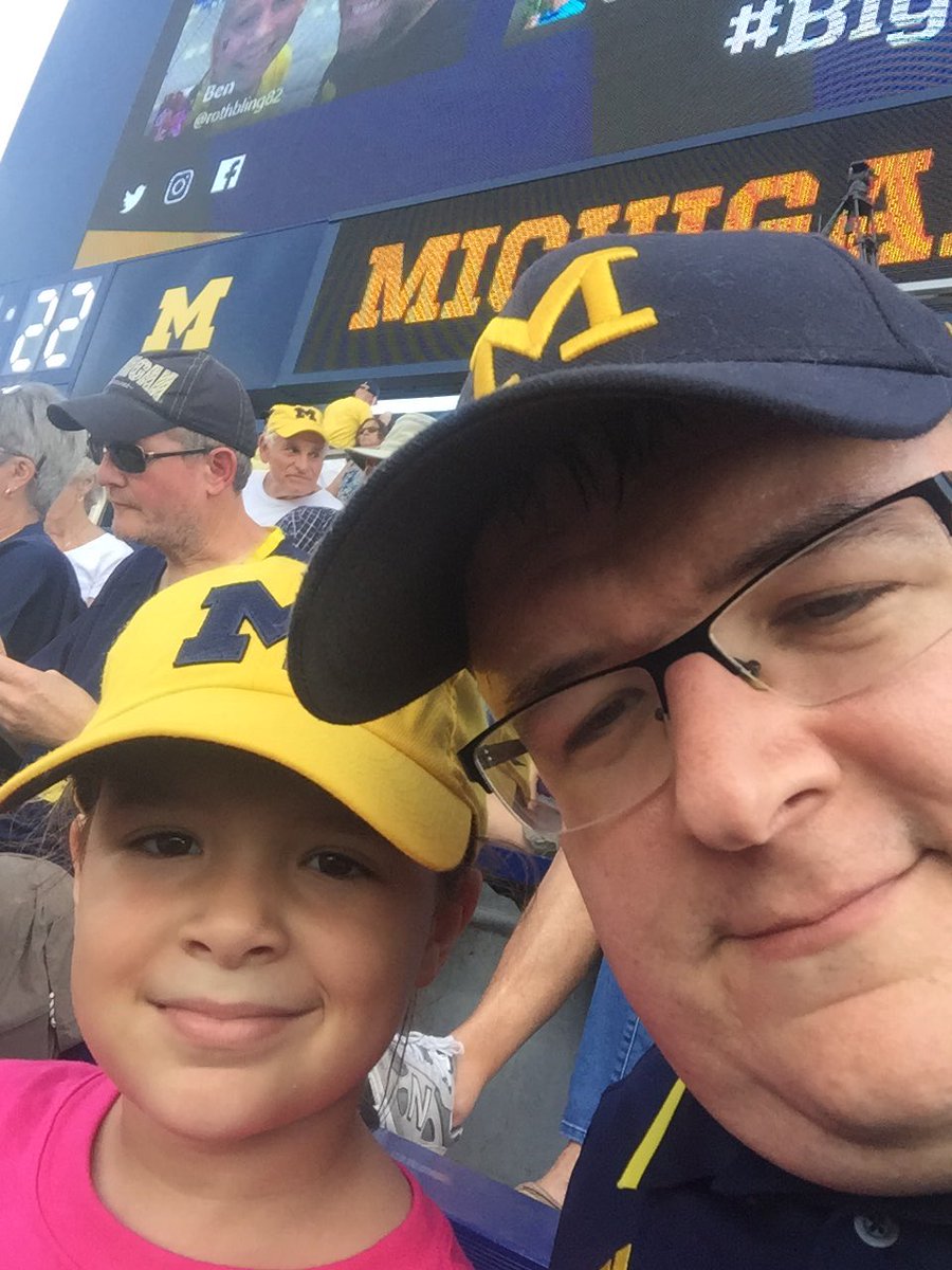 rphadley's tweet photo. #BIGHOUSELIVE https://t.co/WQngEqNoWW