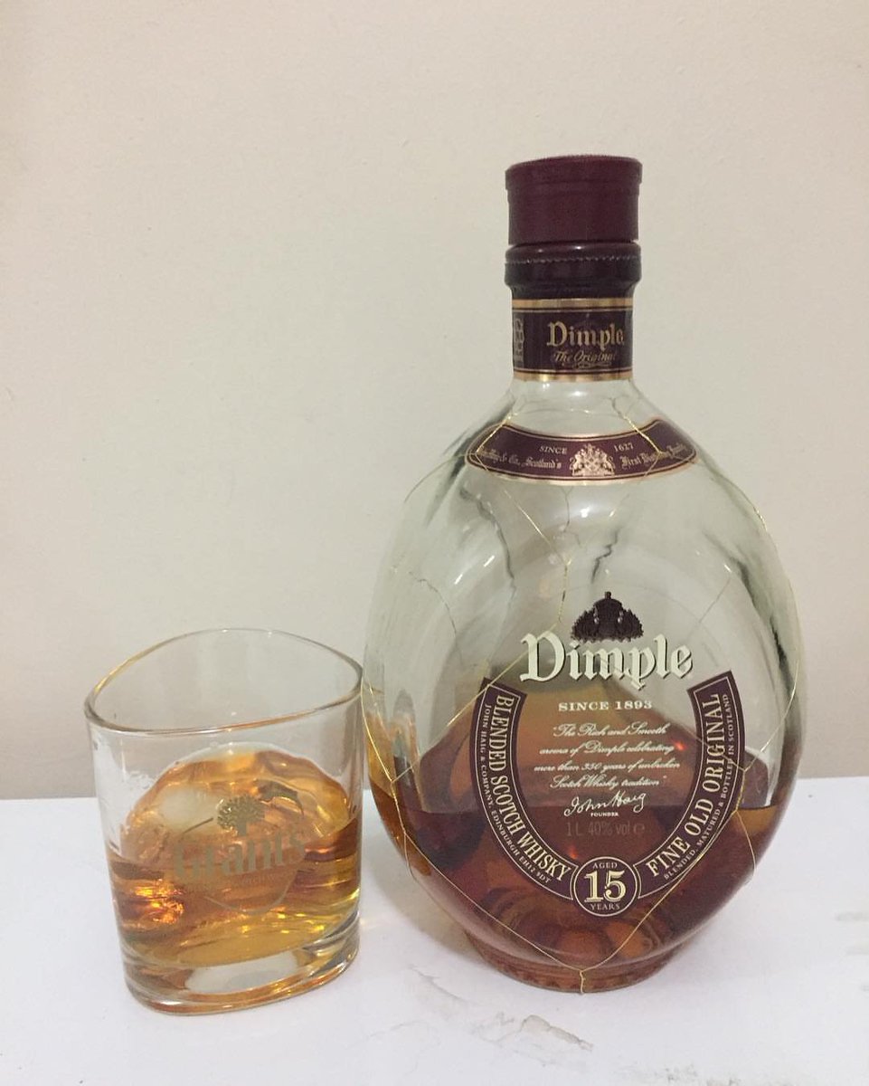 dimplewhiskycom's tweet photo. #repost @ozgurr2002 Dimple Blended Scotch Whisky. Aged 15 Years. #dimple #dimplewhisky #dimplescotch #scotch #scotchwhisky https://t.co/7DJa5tJata