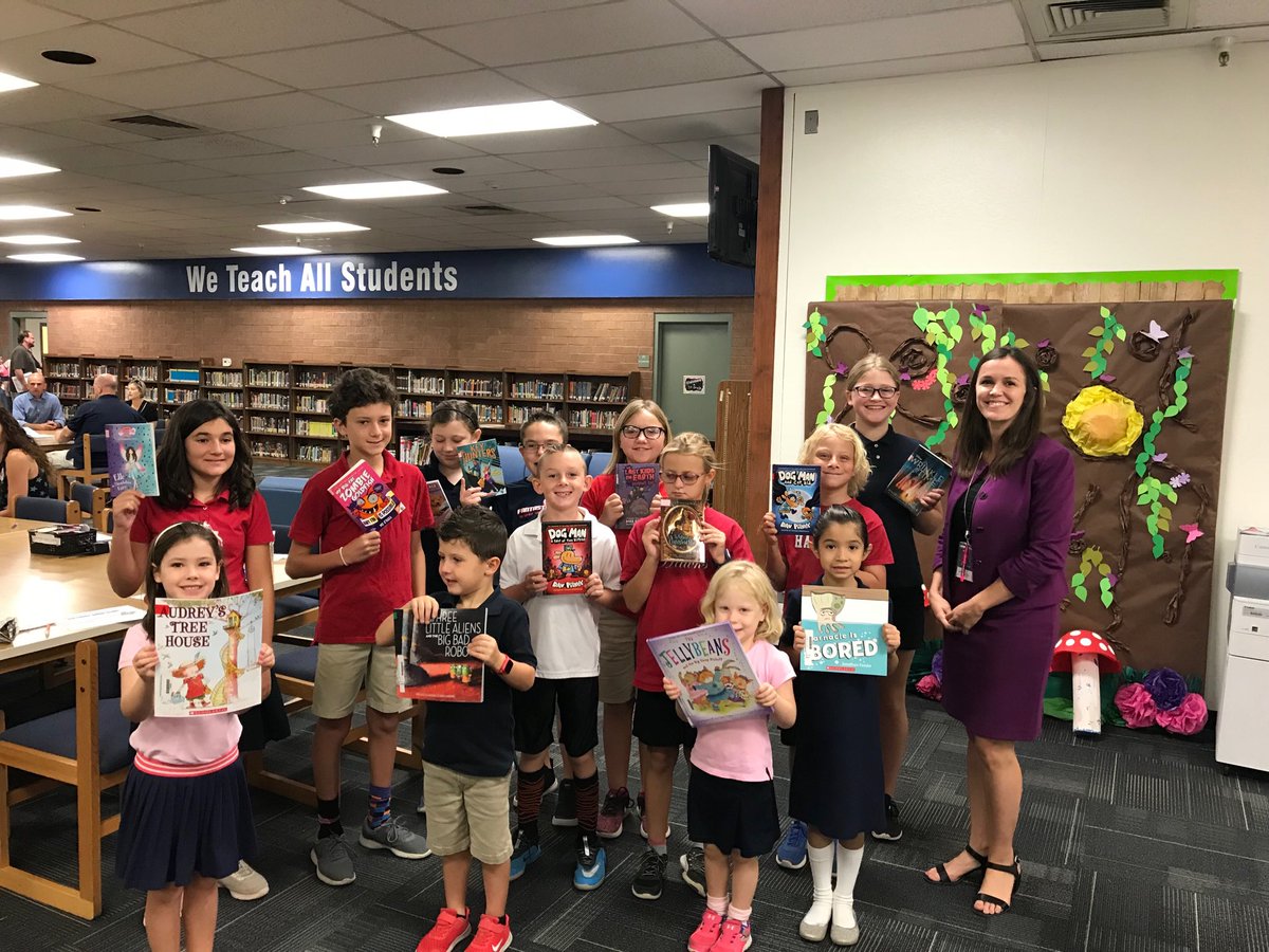 DSPREP's tweet photo. August and September Birthday Book Club!! We love to read! 📚 #DSP #SoarLikeaHawk https://t.co/OvHGmMwtmU