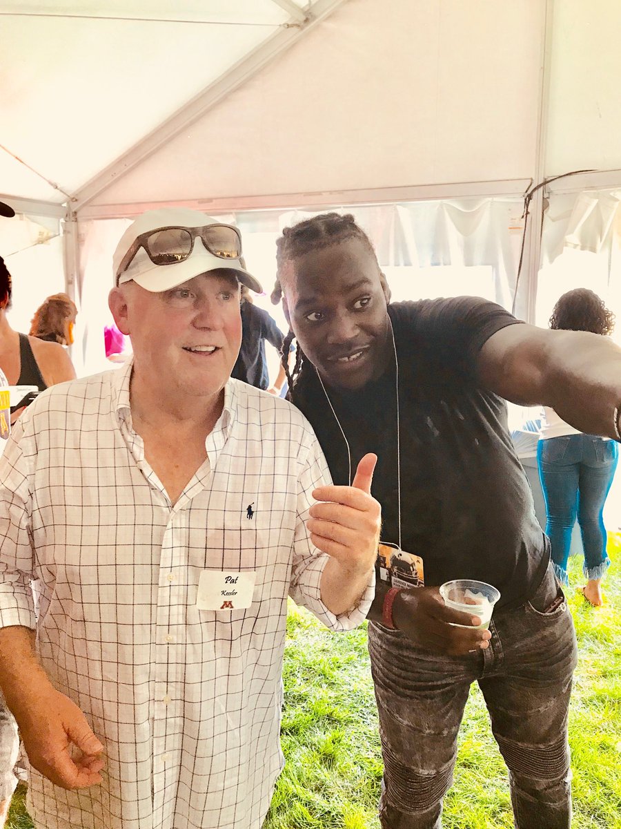 Just me and <a href="/LaurenceMaroney/">LaurenceMaroney™</a> figuring out how he can suit up for today’s <a href="/GopherFootball/">Minnesota Football</a> game. Only 2 quarters, he says.