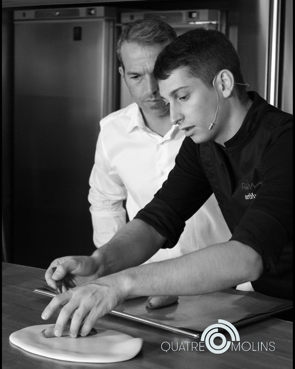 QuatreMolins's tweet image. A Quatre Molins tenim la sort de comptar amb gran coneixement d'un producte com la mel. Aquesta setmana ens ha enacantat poder treballar amb @canalte. Hem enregistrat diverses receptes amb el focus posat en la nostra terra i la mel @artmuria.🐝🍯 #rafelmuria #chefdelamiel