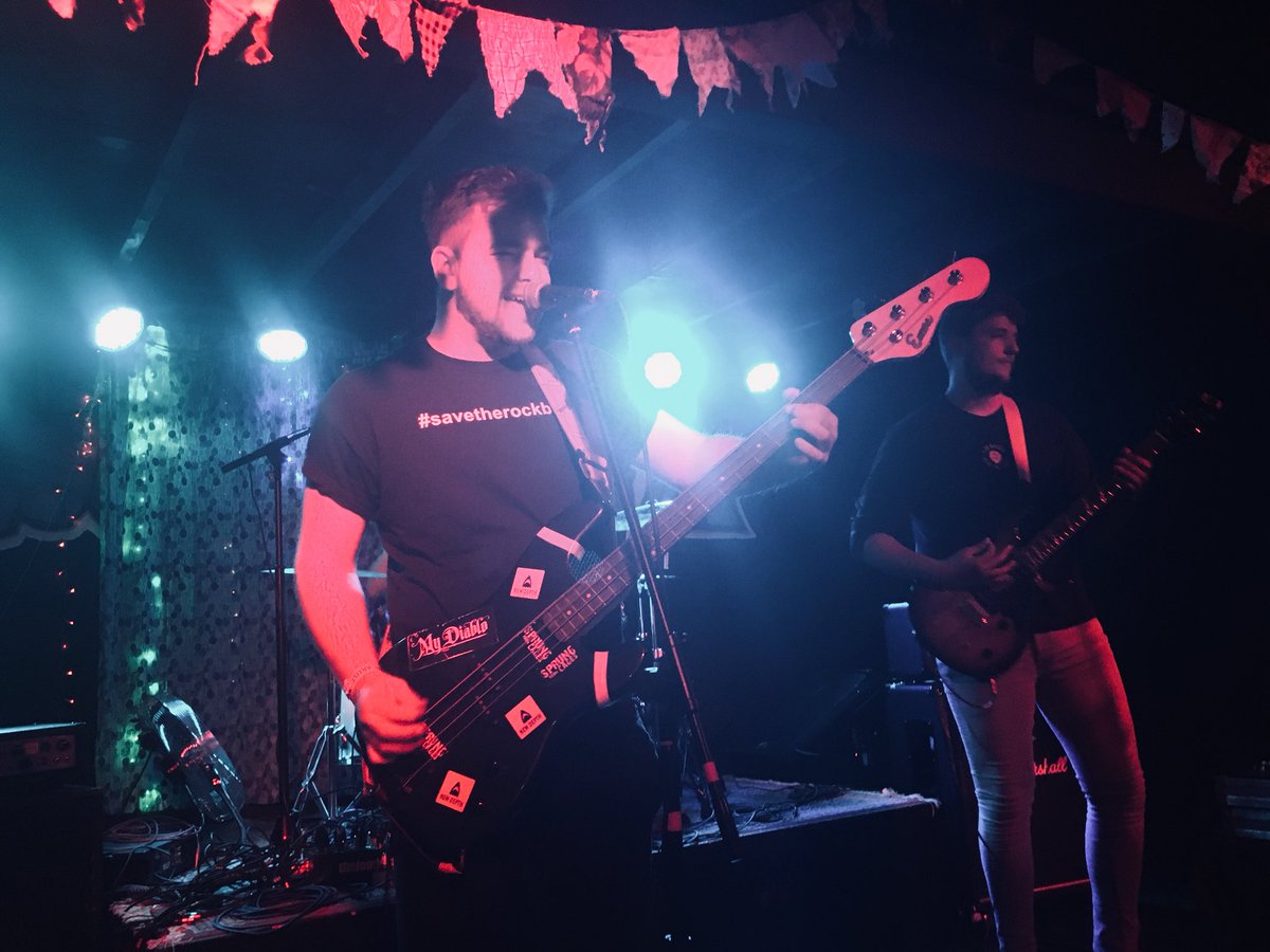 AutumnNeagle's tweet photo. Witney’s emerging talent and original Rock Barn band @NewDepth_ heroically storming it #AsylumSounds2018 #savetherockbarn @witneyrefaction @muzoakademy https://t.co/whdn898K9b