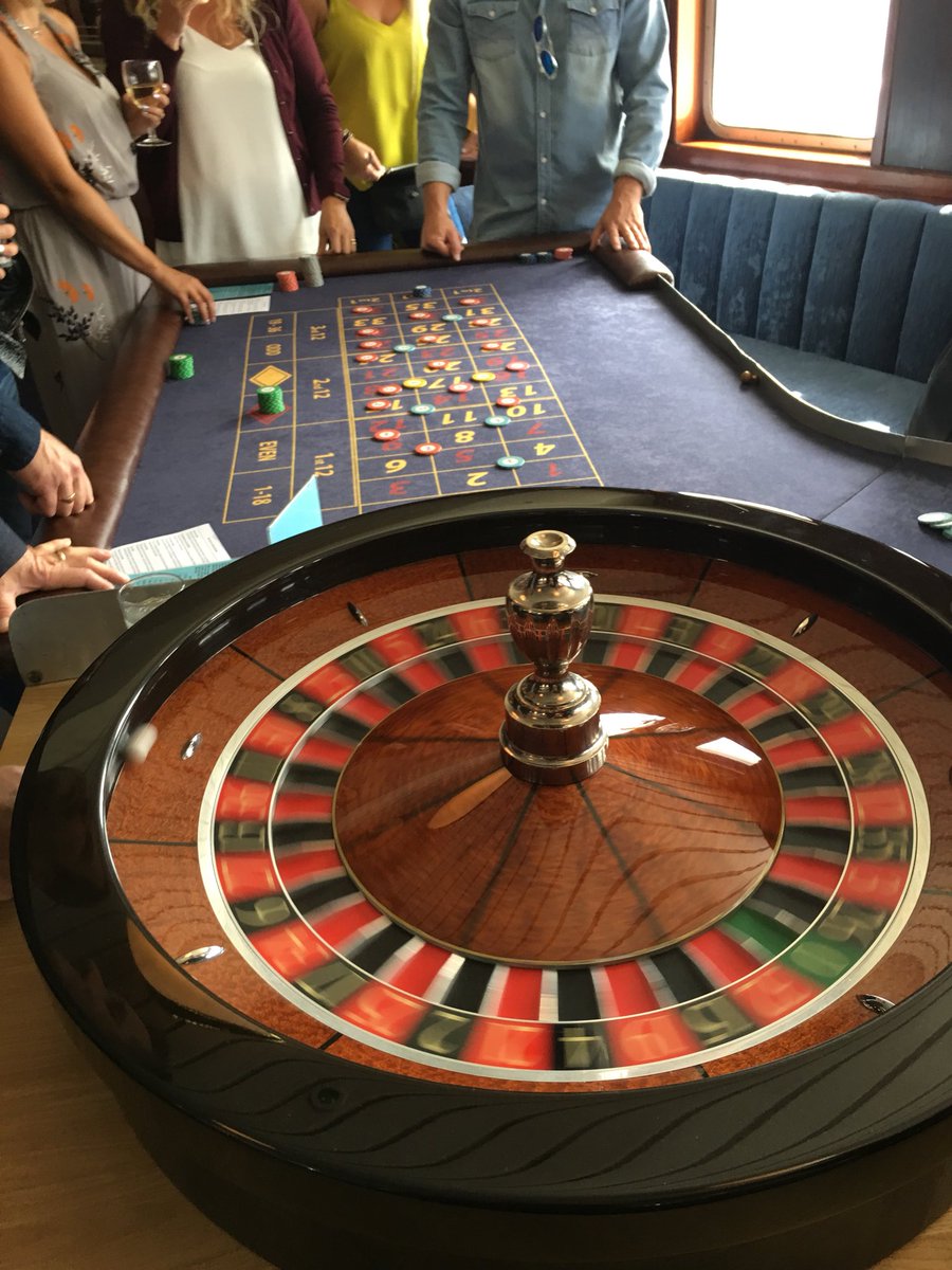 GarfitGroup's tweet photo. What a great day with @PhaseElectricaI on their annual #PhaseCruise aboard the Dixie Queen @TLCLdn. Great music from The Chandeliers and a fun Casino, as well as some great networking over food and drink! The weather held out too! ☀️ 🍺 🍷 🥂 🎸 🥁 https://t.co/zjPVpqj3kB