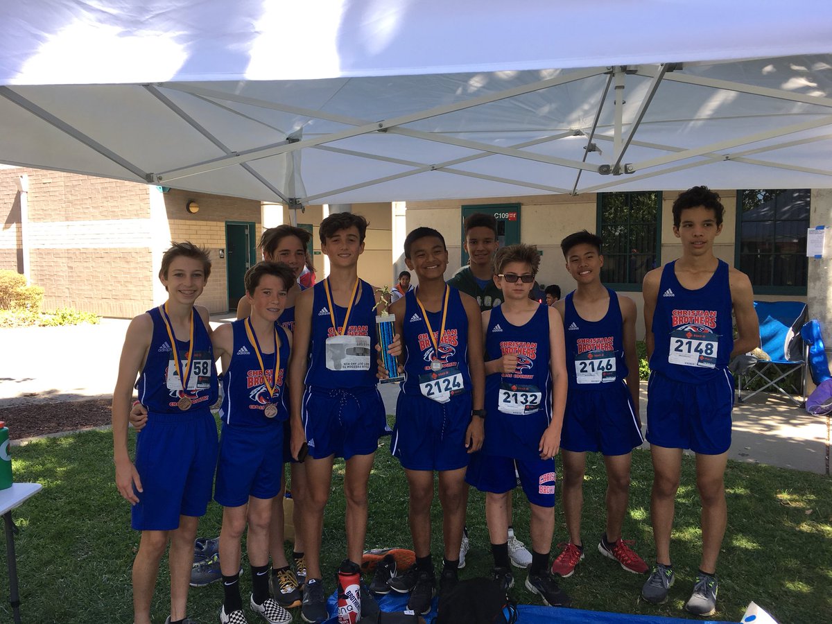 BrothersXC's tweet photo. Great day racing for #CBXC at JoshRuffInvite. 1st place Frosh-Soph men an women small school. https://t.co/pTZRNtMuMd