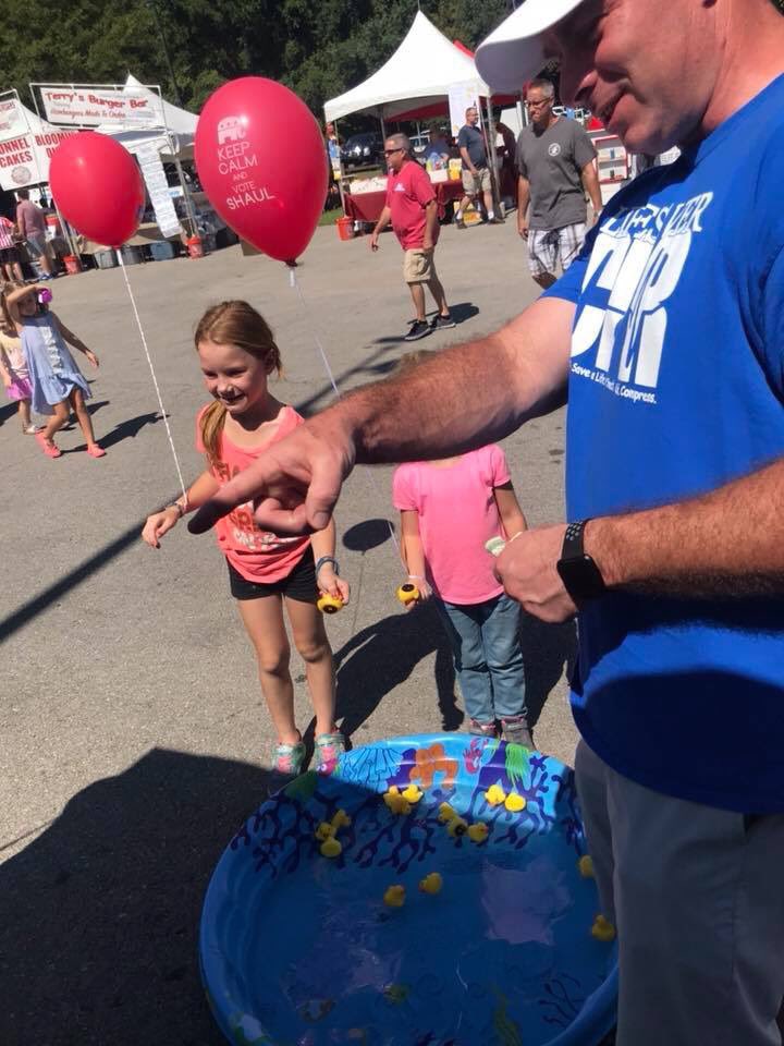 RockMedics's tweet photo. What are you doing this beautiful Saturday? We are enjoying our community by teaching hands only CPR @CityofArnold #arnolddays. It takes a minute to learn the knowledge to save a life. Come visit us! 
#paramedics #weRock #handsonlyCPR #duckyforadollar #learntosave #community https://t.co/ENevdwircG