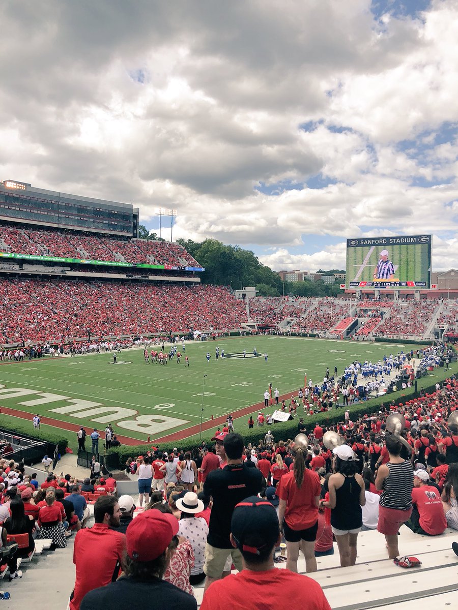 lag's tweet image. I love the dawgs so much