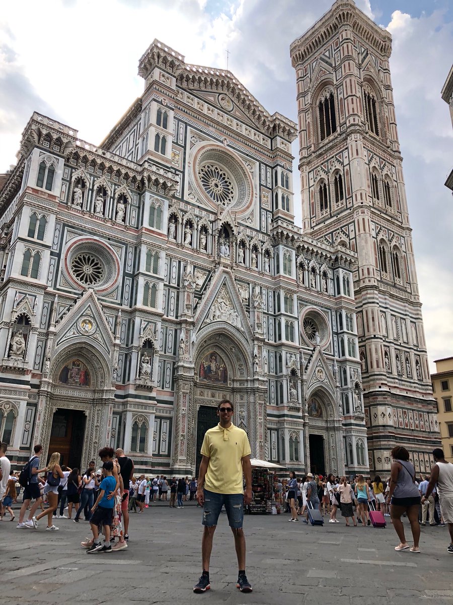 The Duomo di Firenze, the cathedral of Florence, is one of the largest in the world. Breathtakingly beautiful. #duomo #cattedrale #cathedral #church #architecture #duomodifirenze #firenze #florence #instaflorence #yourflorence #toscana #tuscany #italia #italy #italian #europa