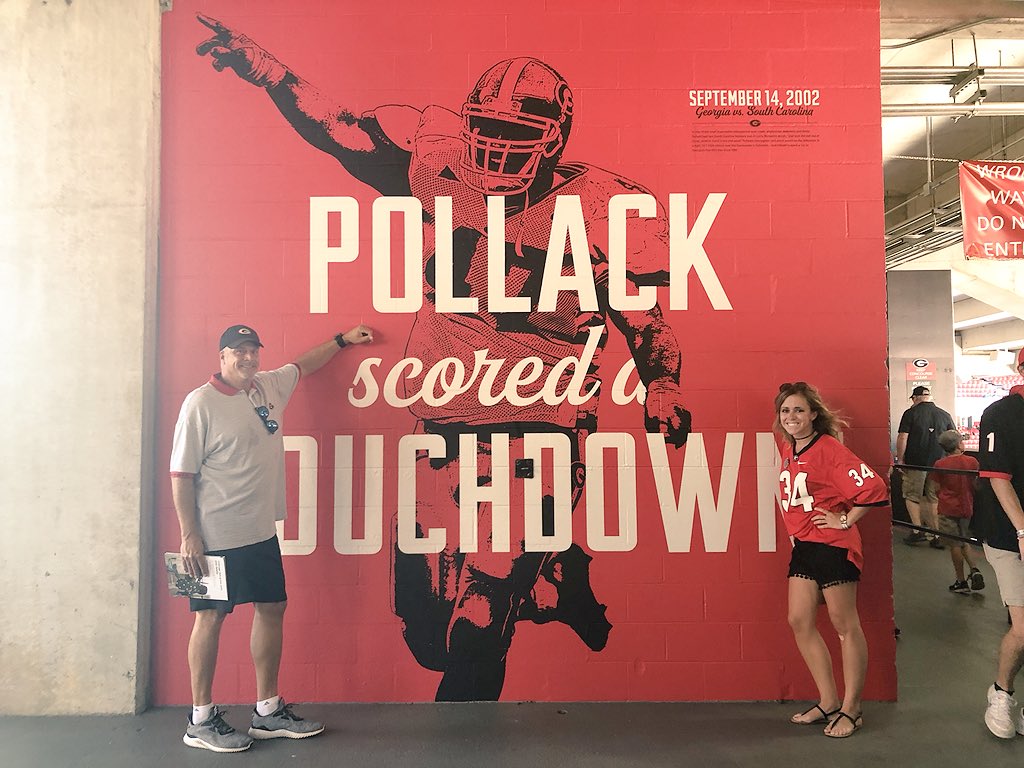 haybee18's tweet photo. “Pollack scored a touchdown!” Commemorating a classic play from a @FootballUGA great and one of our favorites, @davidpollack47! 💪🏼 Go Dawgs! #ATD #UGAvsMTSU https://t.co/jlCcWsl6iK