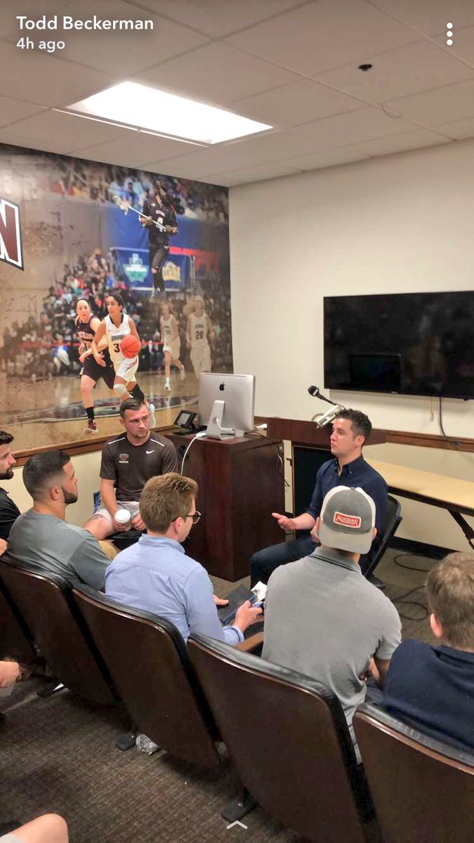 BrownU_Wrestle's tweet photo. Thank you to all the alums that came back to speak with the team today and be part of the panel at the 4th Annual Mentorship Kick-Off Event! #brownwrestlingalumshelpingbrownwrestlers #BuildingConnections #BuildingCareers #Networking #JobAfterGraduation #GoBruno 🐻🤼♂️💪🌿 https://t.co/hQmSqa0u5i