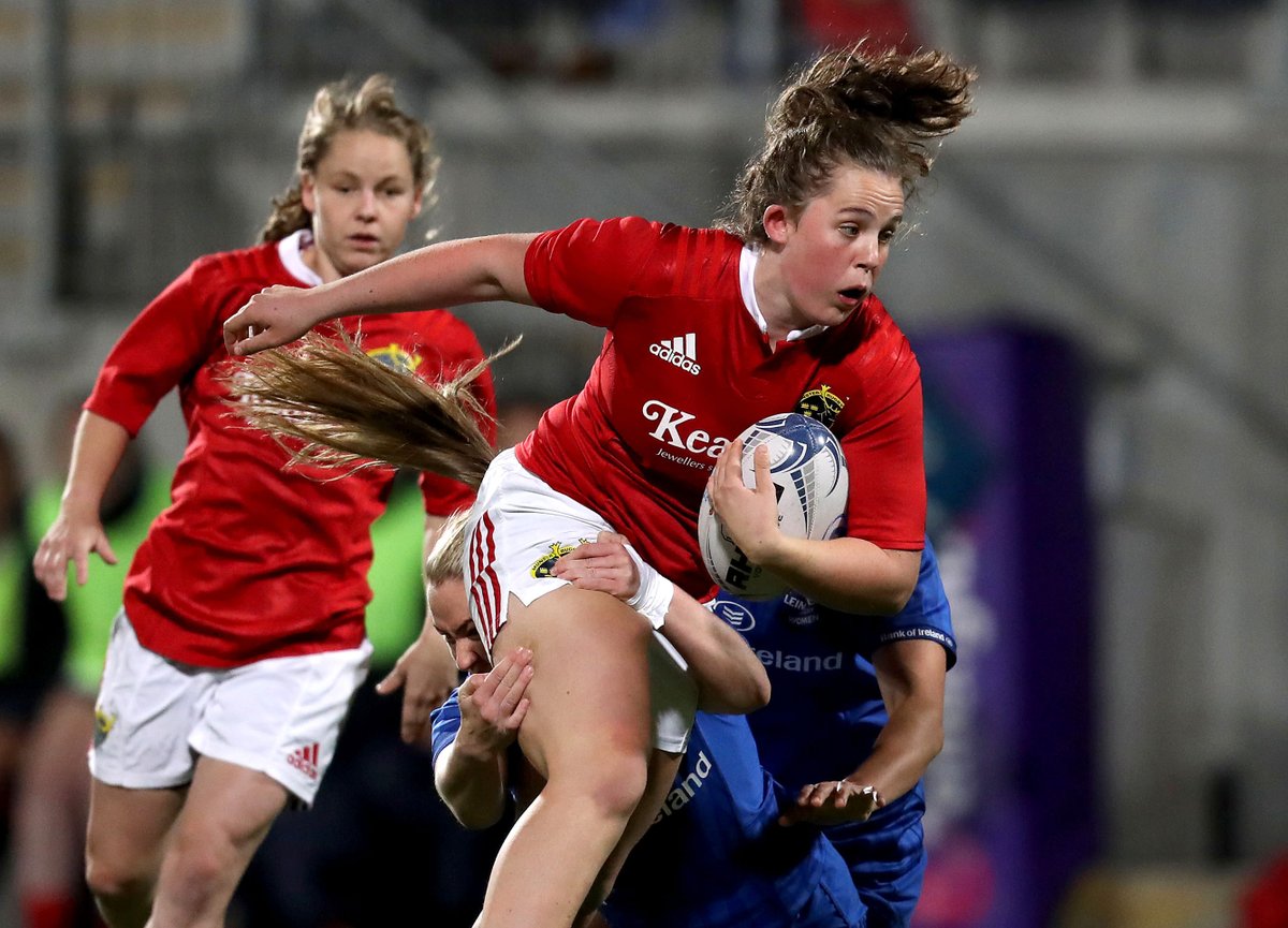Munsterrugby's tweet photo. Domestic | FT in the #WomensInterpro Championship decider at Energia Park. Niamh Briggs pushes the conversion of Allen-Connolly's last gasp try wide & Leinster win the title on points difference. A valiant display from Laura Guest's charges!!
#LEIvMUN #WRugby #MunsterStartsHere https://t.co/lYA4RgjEp9