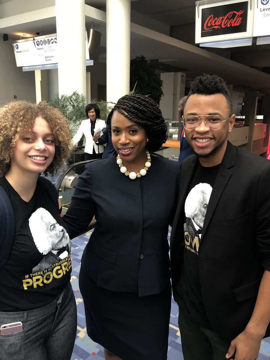 TamirDHarper's tweet photo. What a pleasure to meet Congresswoman-Elect @AyannaPressley at the Congressional Black Caucus with fellow @FreddyD2009 Scholar Jada!
#CBC18 #FDDS #ShatterExpectations #ImWithHer #SheWon #BlackWomenRock https://t.co/n41gFOIv0Y
