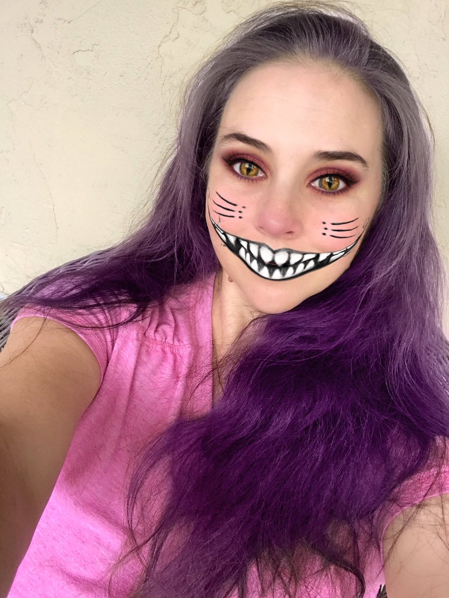 LillithMoonPear's tweet photo. 🎃#Halloween🎃#HarleyQuinn #CheshireCat #PorcelainDoll #DarkElsa🎃 https://t.co/x4w85JzkbA