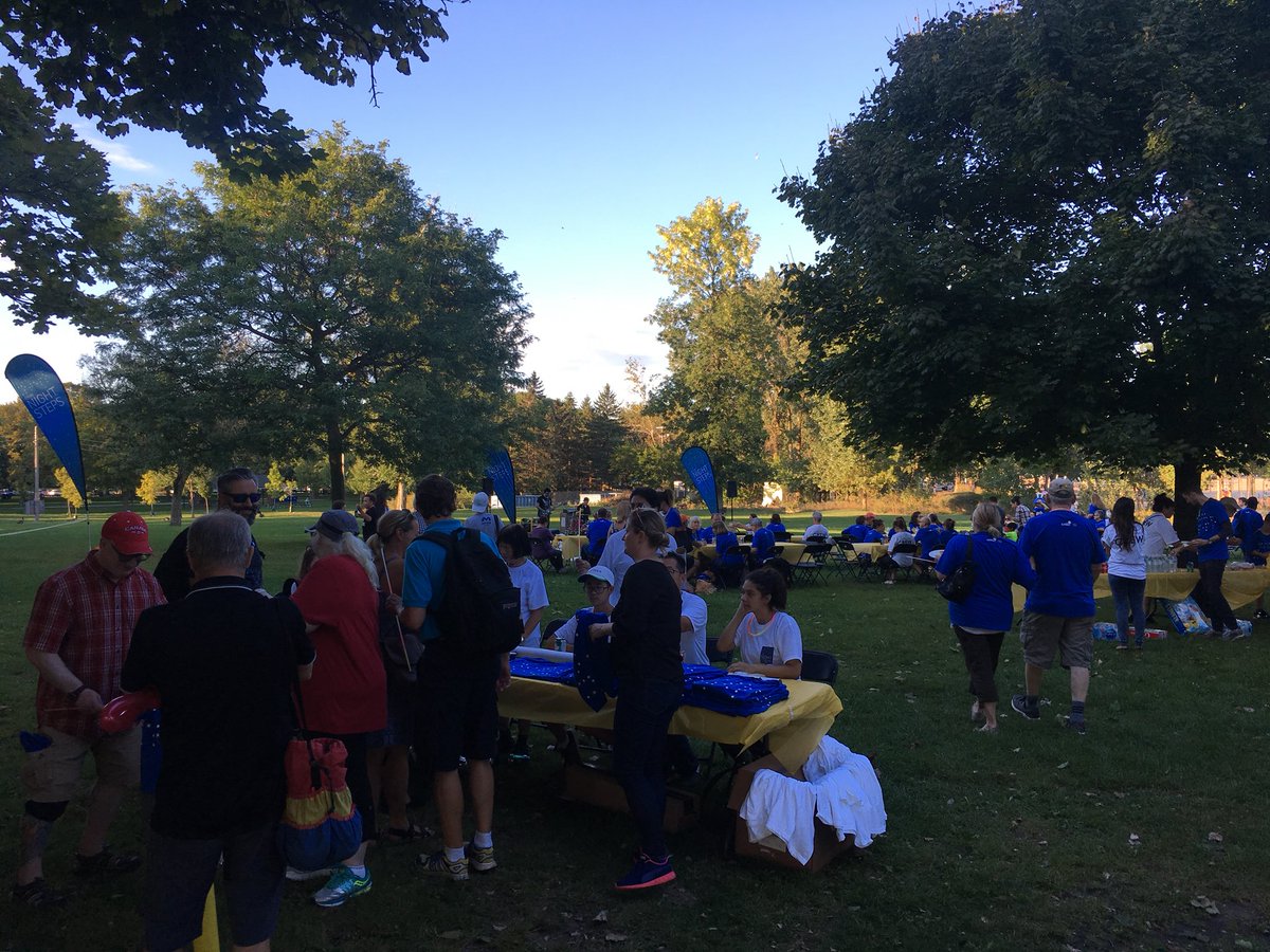 beynate's tweet photo. CNIB #NightSteps in Ashbridge’s Bay to raise funds so @CNIB can continue to offer programs and support to people who are blind and partially sighted. #beylocal https://t.co/gSjIEjfEpf