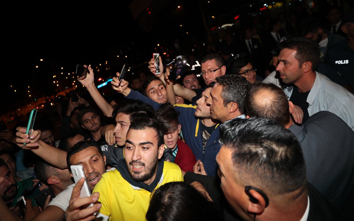 Fenerbahce's tweet photo. Konya’dan selamlar! 👋

Fenerbahçe neredeyse taraftarı oradadır. 💛💙 https://t.co/hXxrA58wAJ